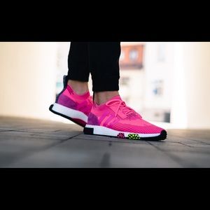 nmd r1 primeknit solar pink